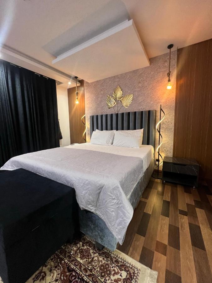 Sunset Luxury Gold Crest Mall Residency Lahor Dış mekan fotoğraf